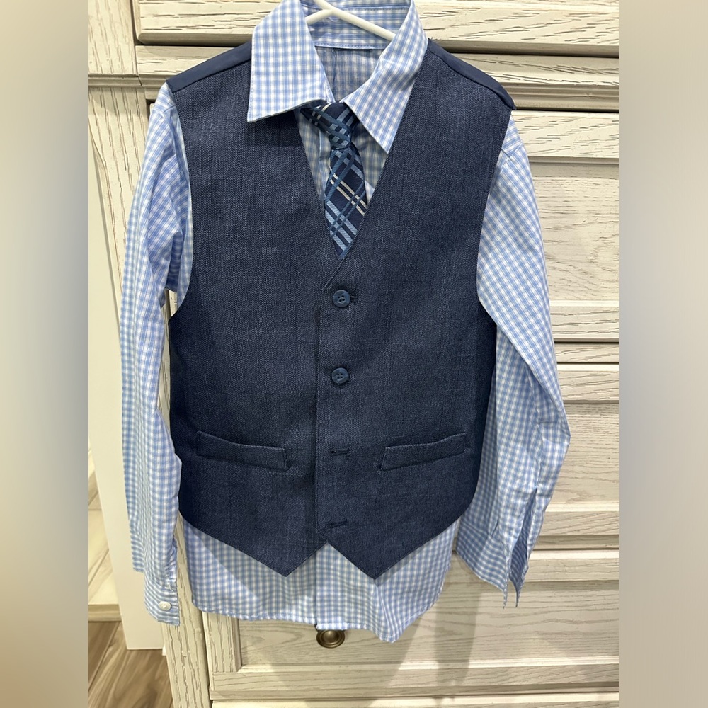IZOD Boys' 4-Piece Set with Collared Dress Shirt, Tie, Vest, and Pants Blue